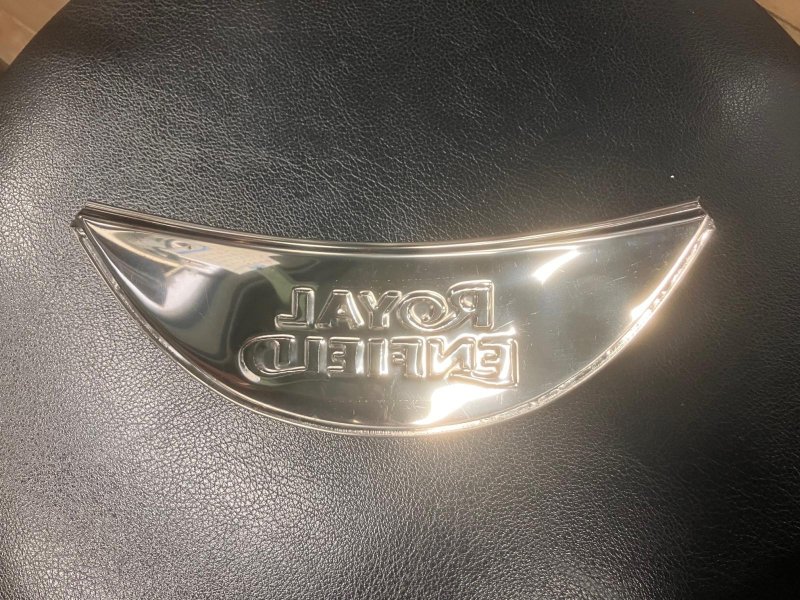 画像3: ロイヤルエンフィールド（ROYAL ENFIELD）ロゴ入りヘッドランプシェード、アイアンエンジン、UCEモデル用 (3)